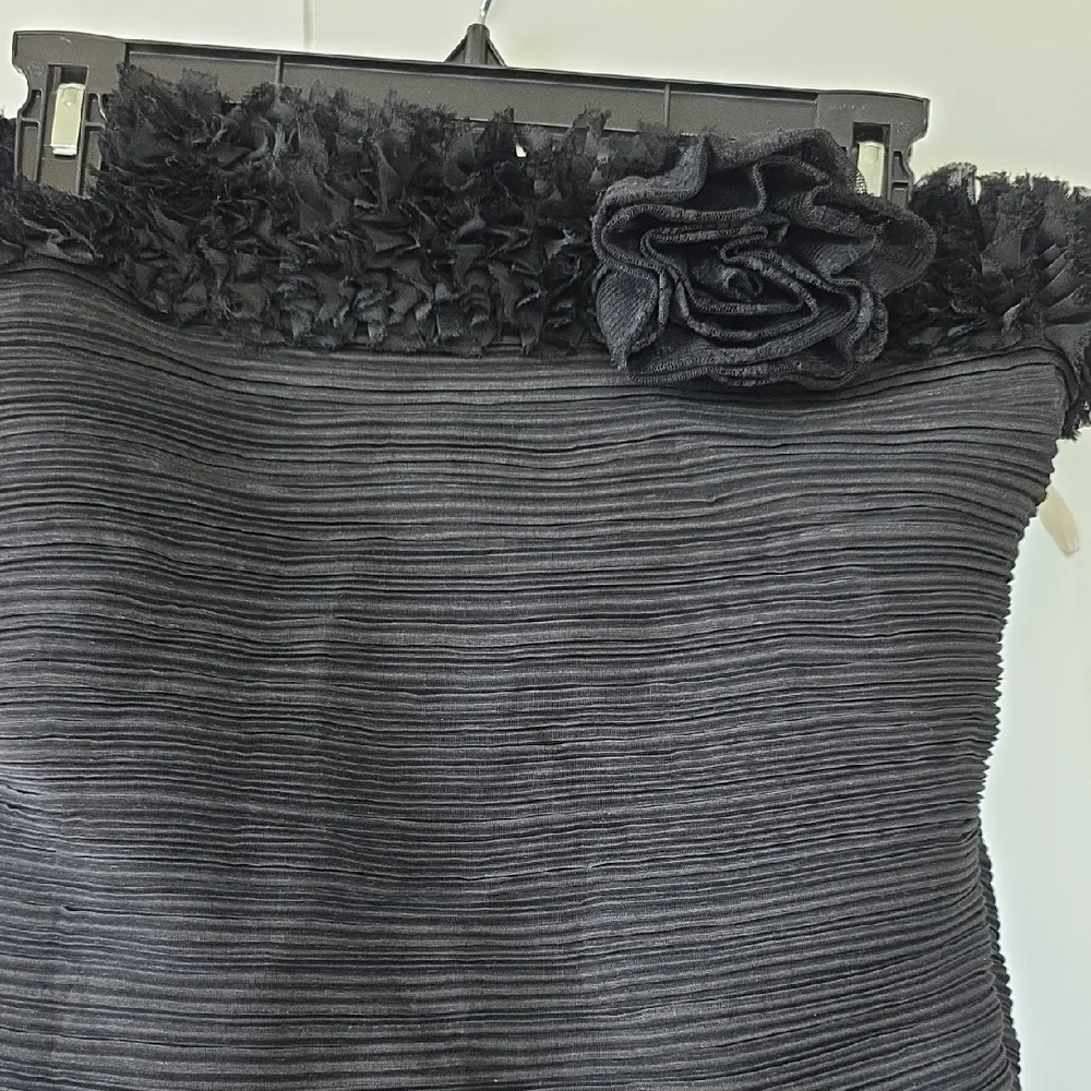Black Ruffled Strapless Bodycon Dress NWOT - Picture 2 of 5